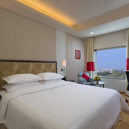 Four Points By Sheraton Вадодара Экстерьер фото