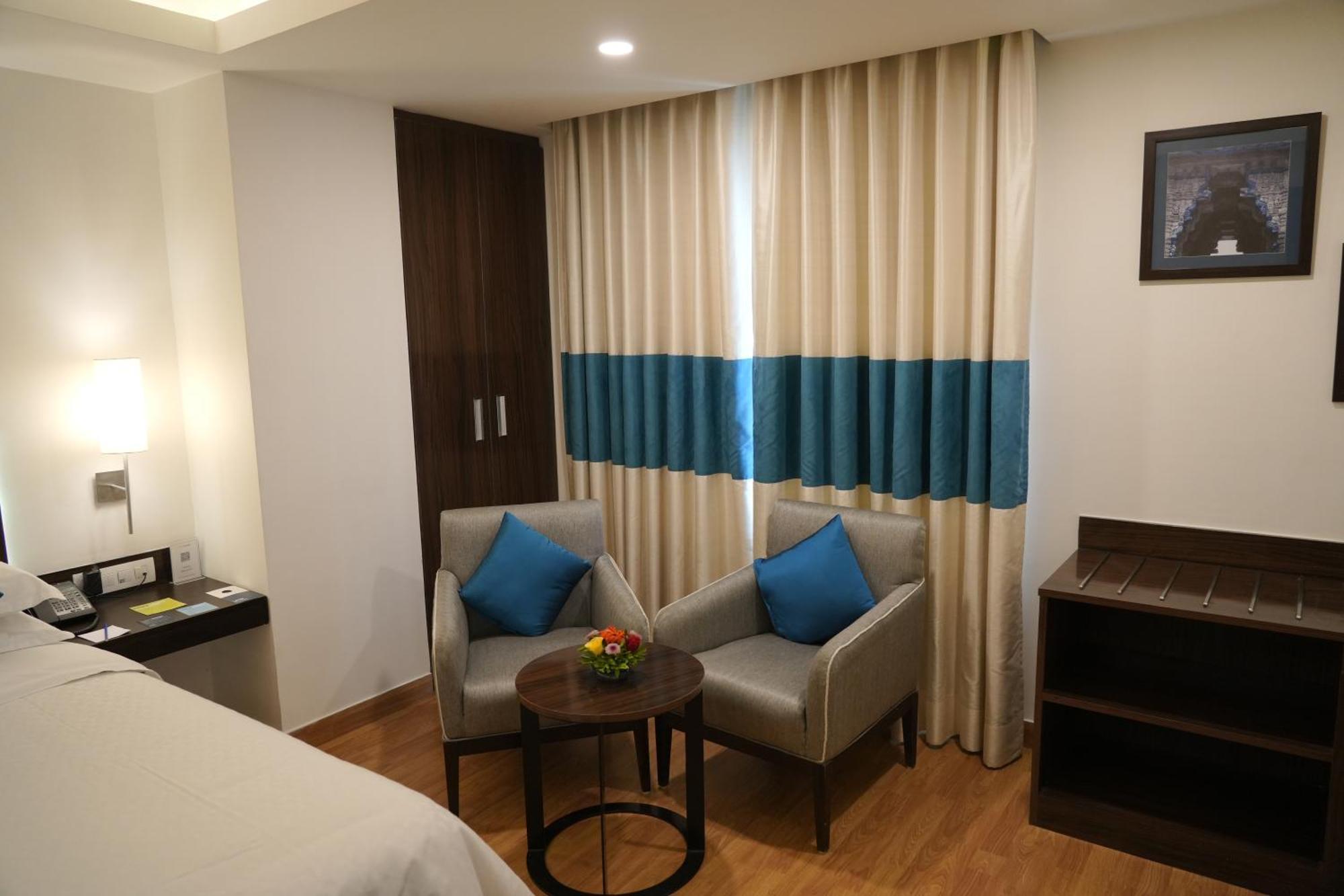 Four Points By Sheraton Вадодара Экстерьер фото