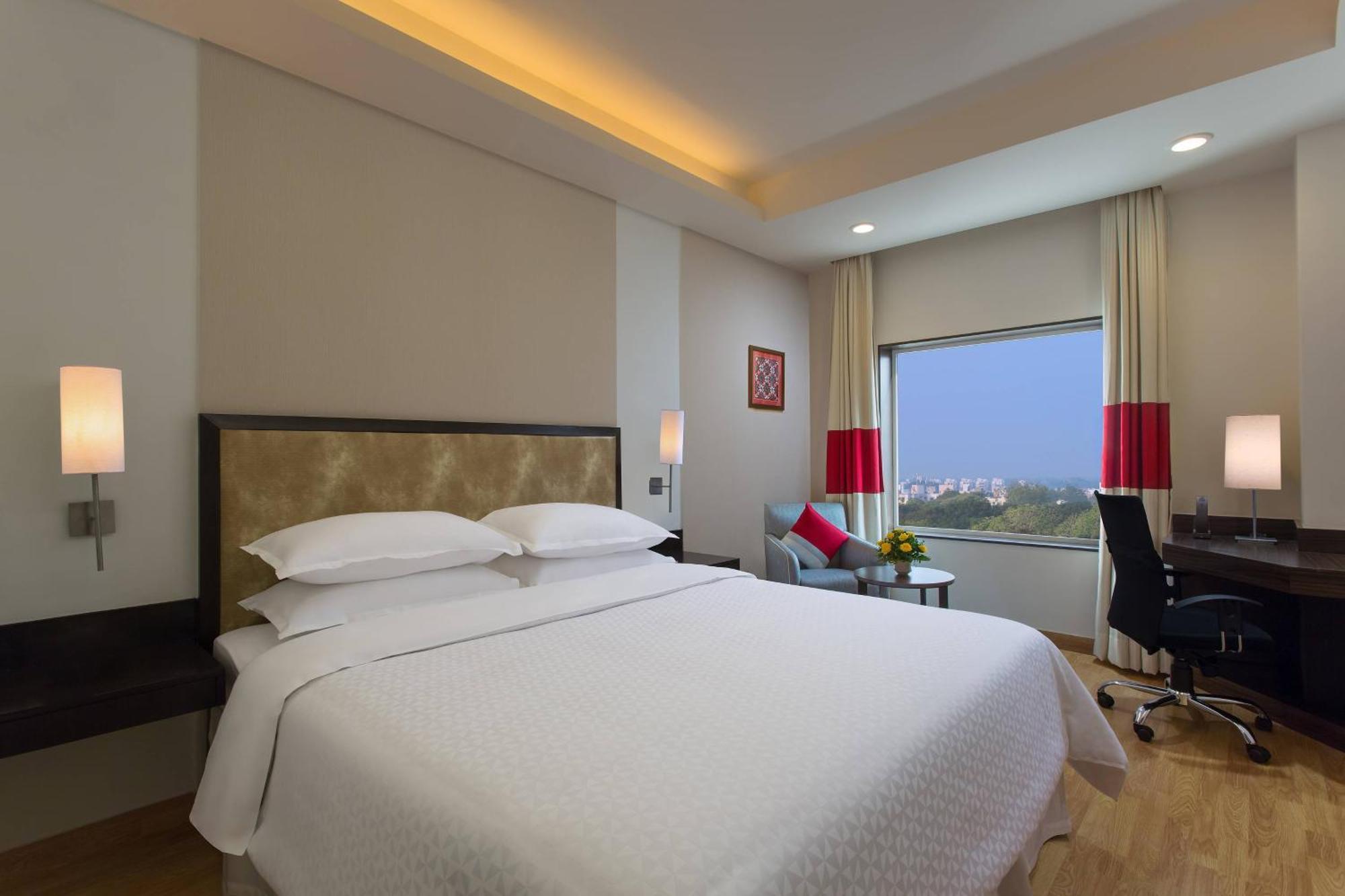 Four Points By Sheraton Вадодара Экстерьер фото