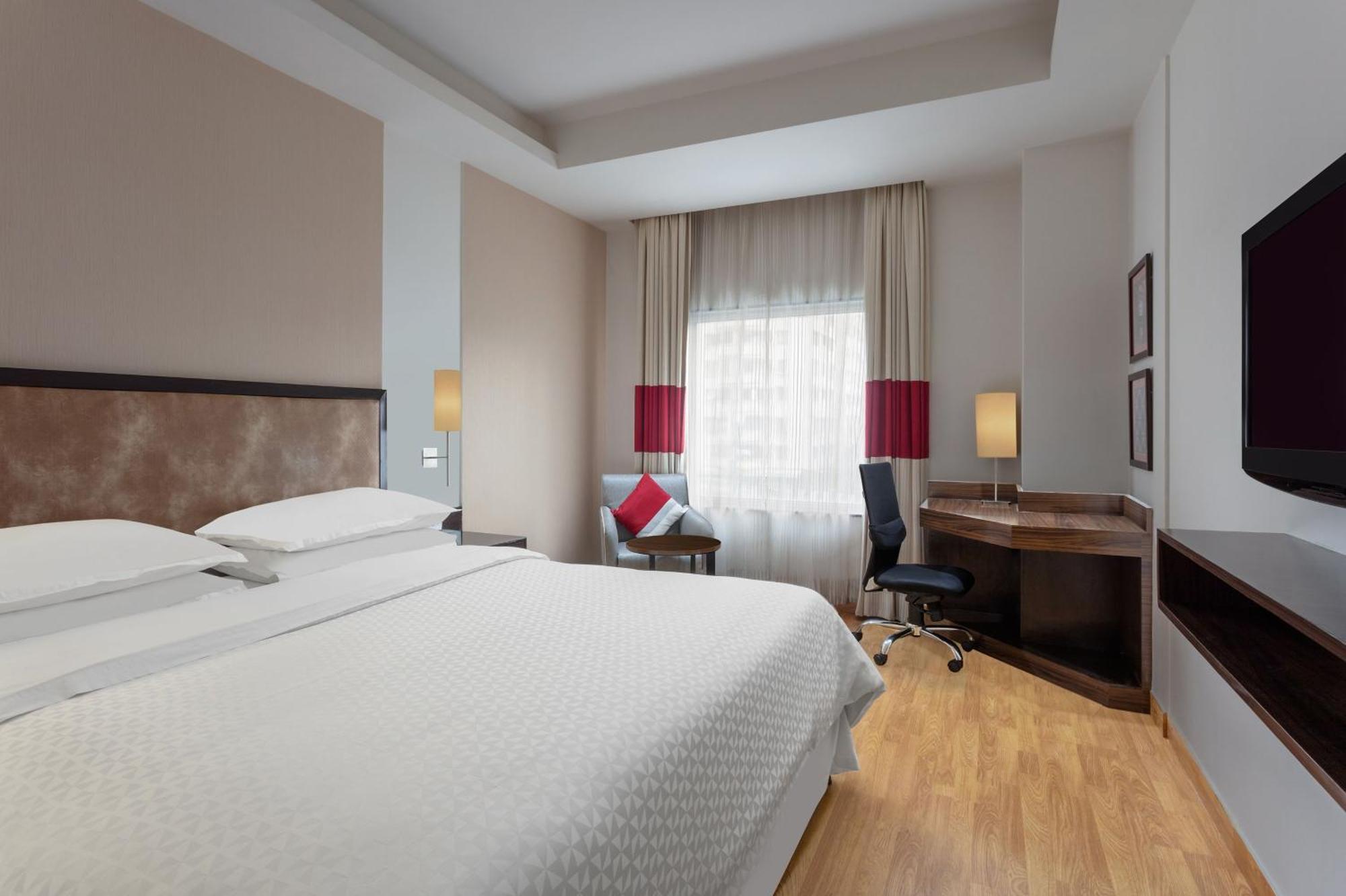 Four Points By Sheraton Вадодара Экстерьер фото